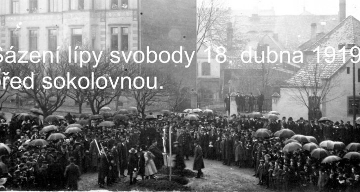 7 He - Louny sázení lípy svobody v Lounech 18.IV. 1919.jpg